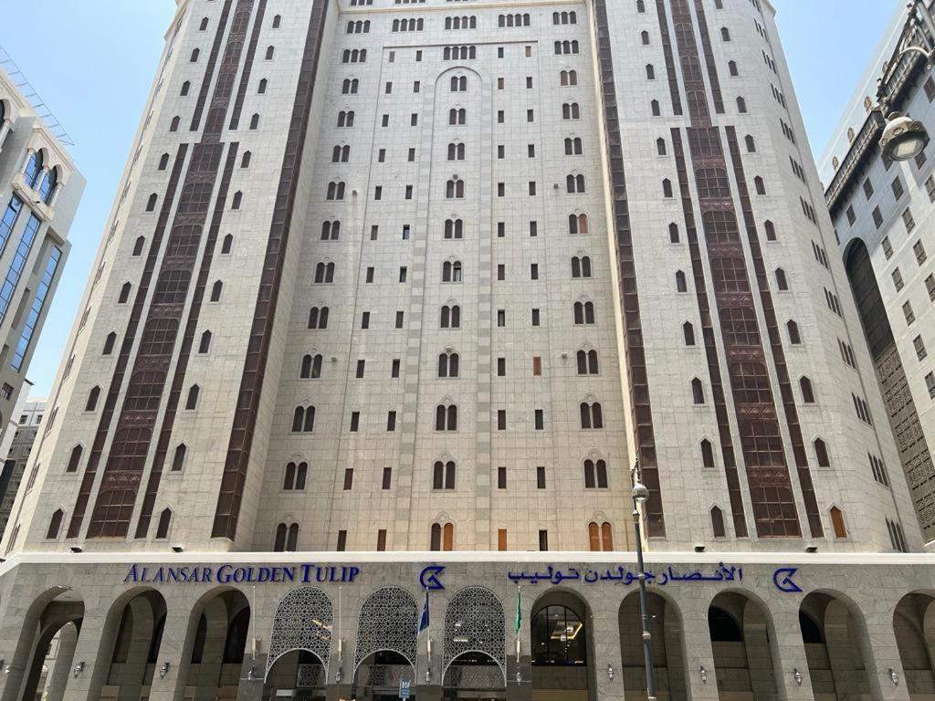 Al Ansar Golden Tulip Hotel Medina Bagian luar foto