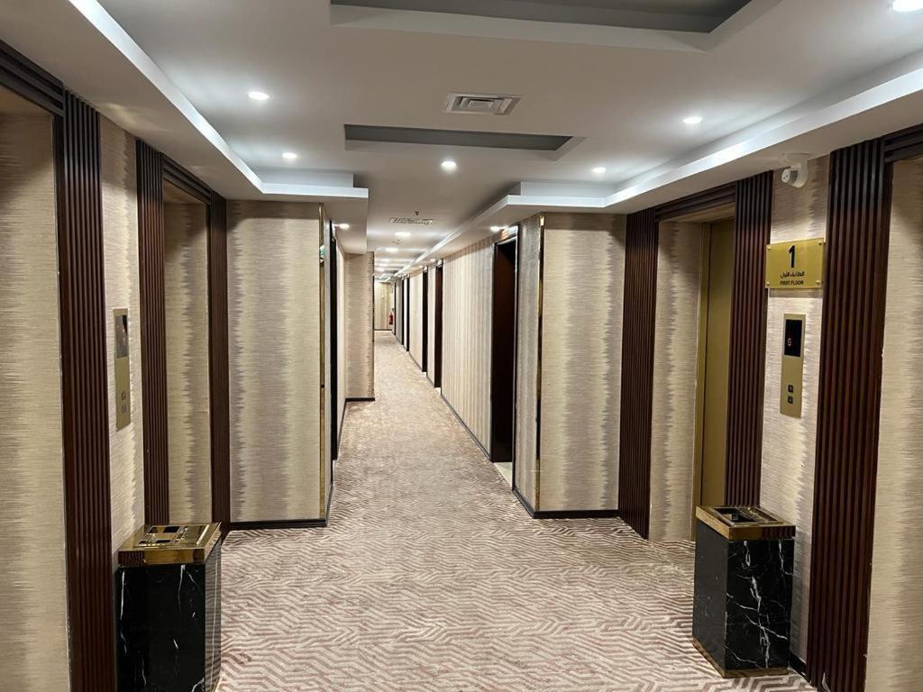 Al Ansar Golden Tulip Hotel Medina Bagian luar foto