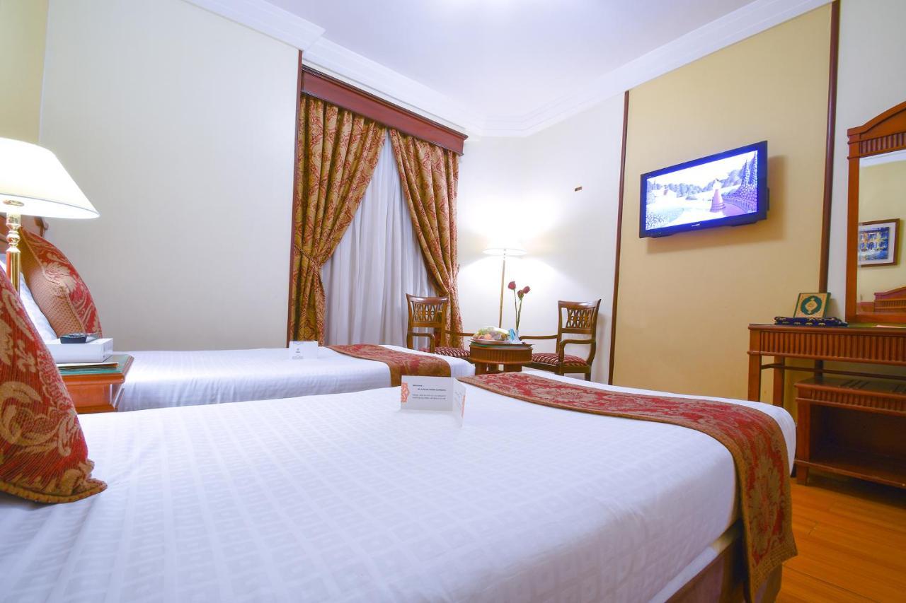 Al Ansar Golden Tulip Hotel Medina Bagian luar foto