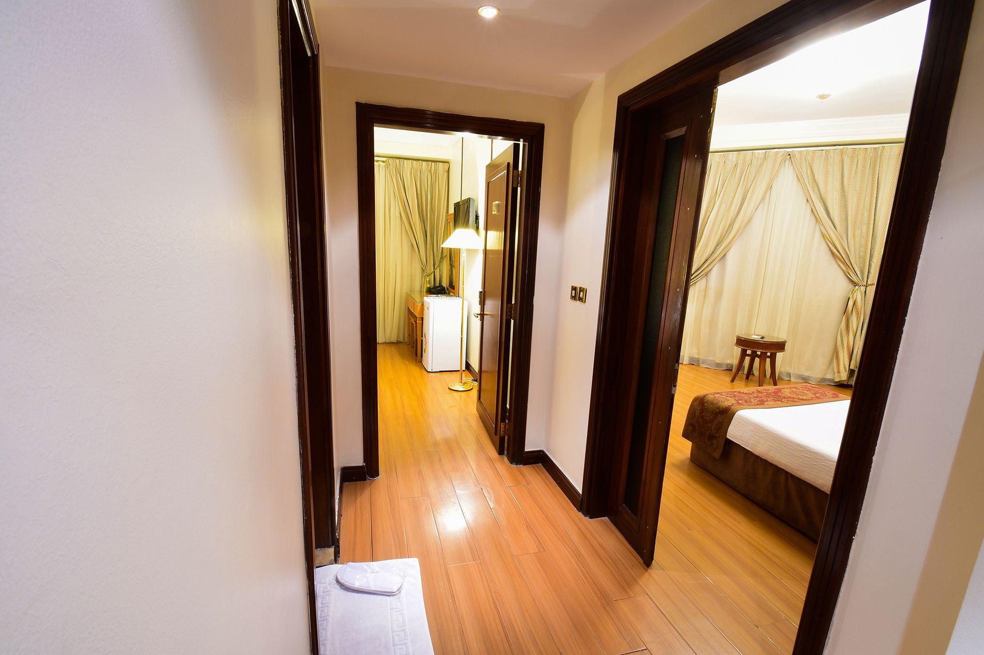 Al Ansar Golden Tulip Hotel Medina Bagian luar foto