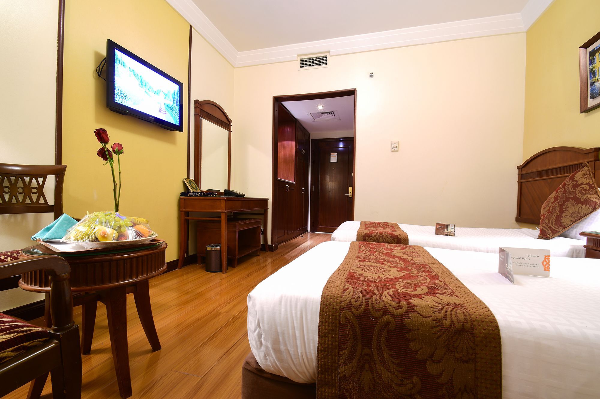 Al Ansar Golden Tulip Hotel Medina Bagian luar foto