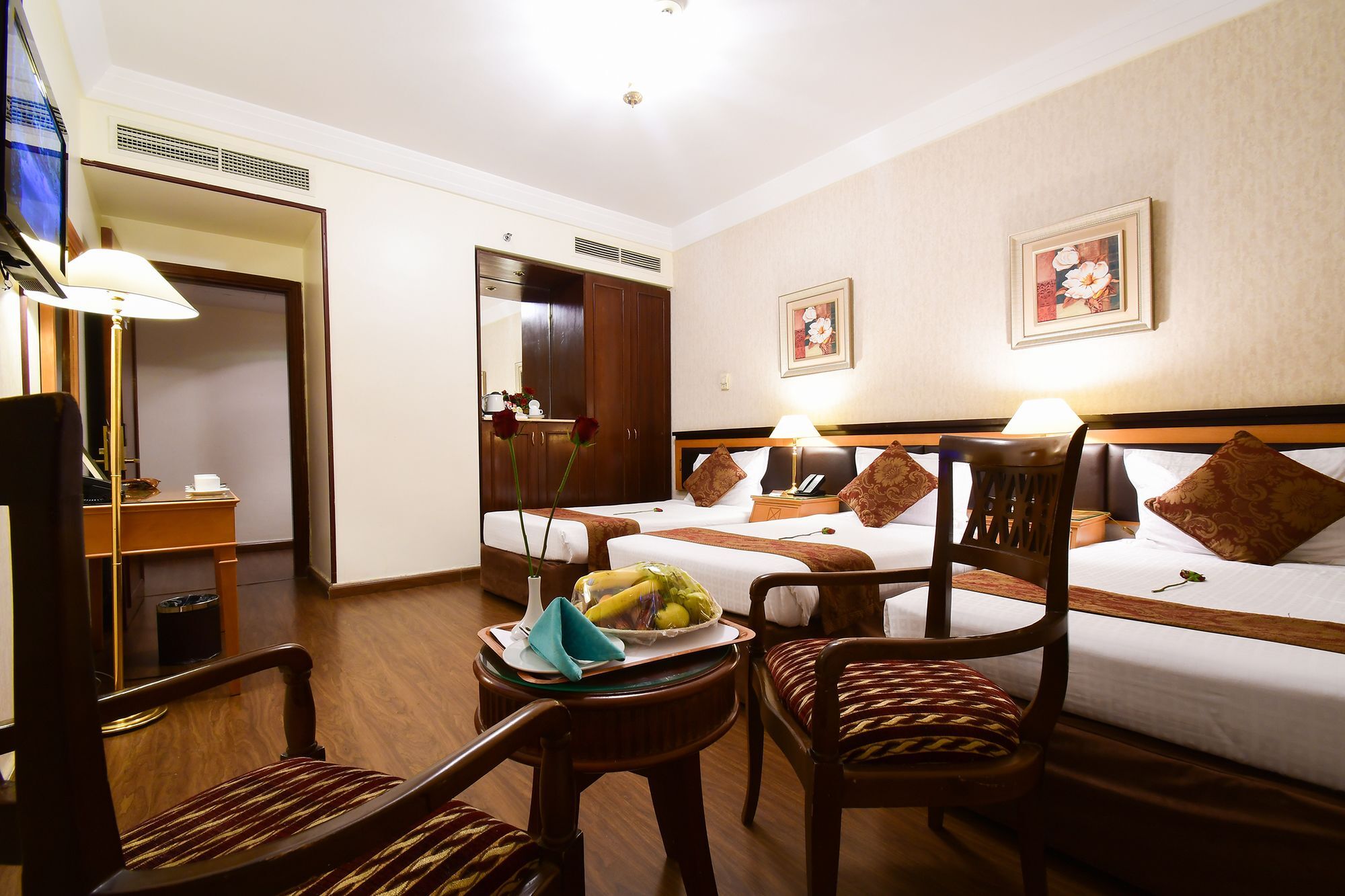Al Ansar Golden Tulip Hotel Medina Bagian luar foto