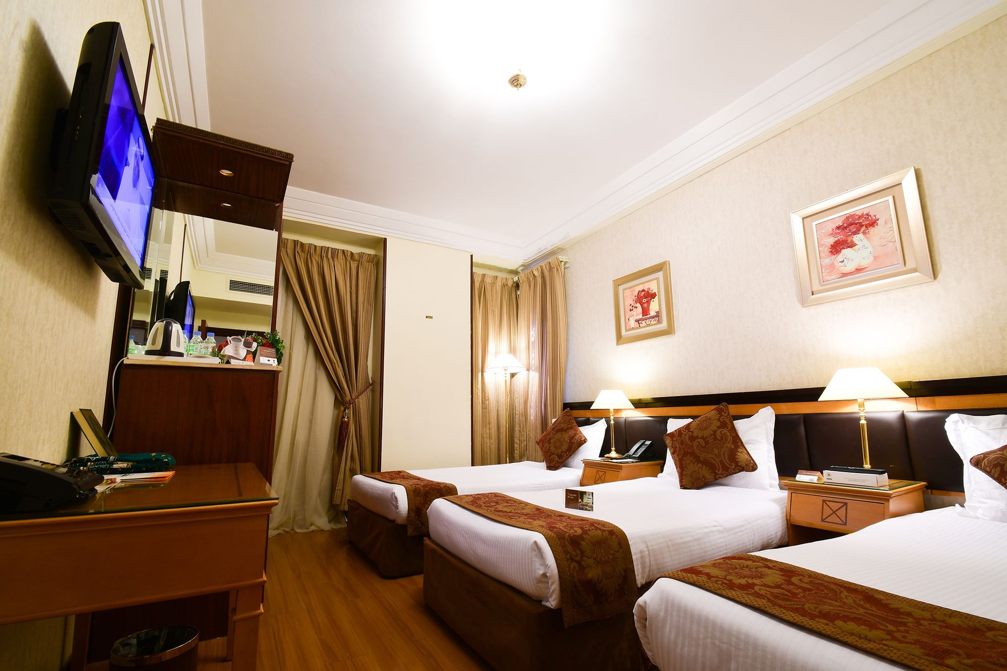 Al Ansar Golden Tulip Hotel Medina Bagian luar foto