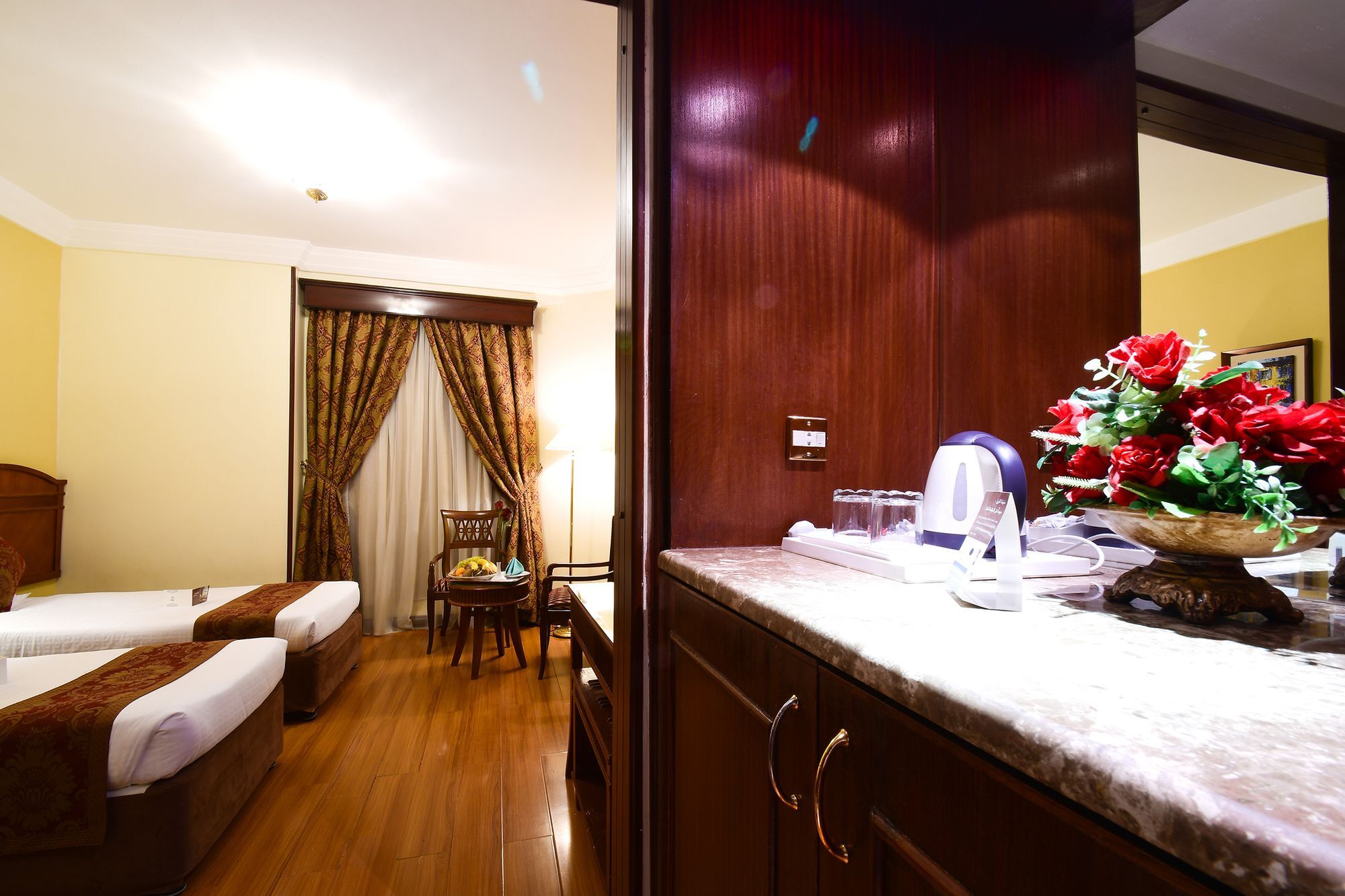 Al Ansar Golden Tulip Hotel Medina Bagian luar foto